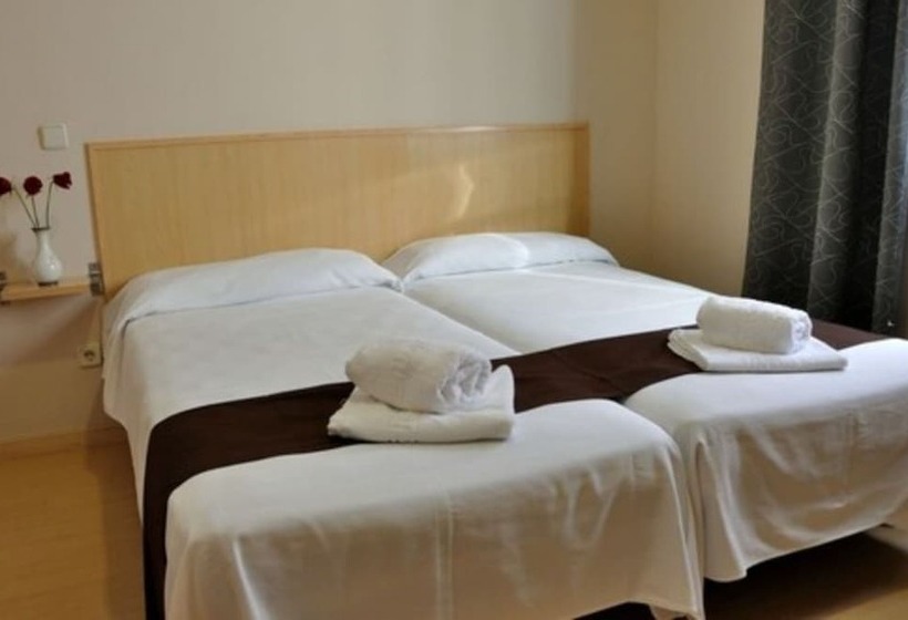 اتاق استاندارد با سرویس بهداشتی مشترک, Hostal Falfes