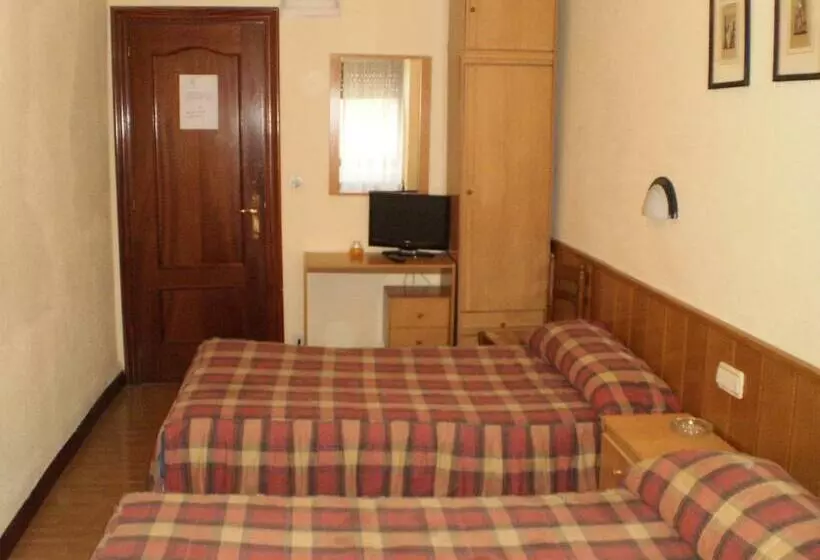 اتاق استاندارد, Hostal Hilton