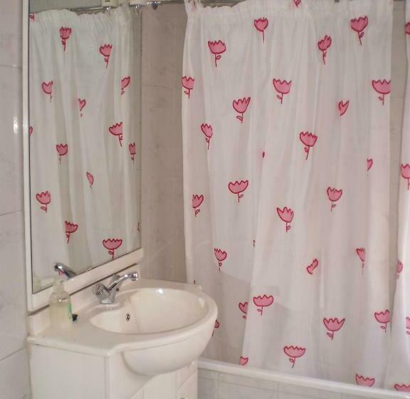 חדר סטנדרט לארבעה, Hostal Hilton