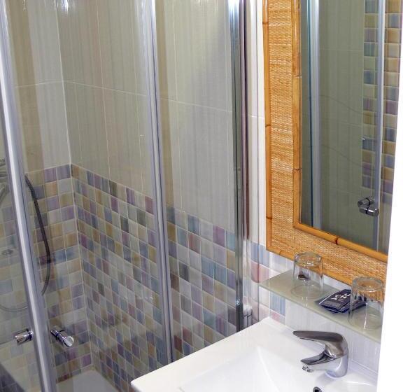 Номер Стандарт Трехместный, Hostal La Corte