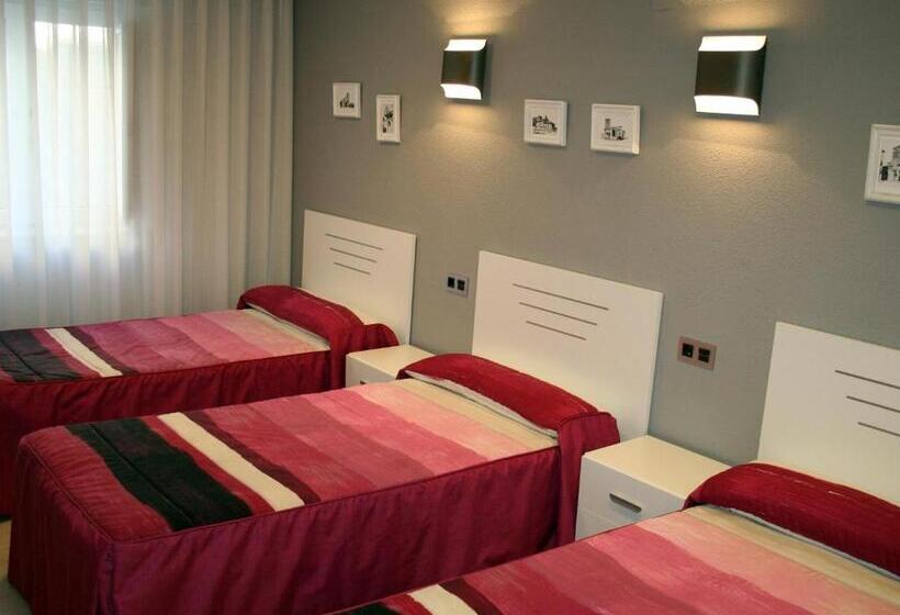 스탠다드 트리플 룸, Hostal La Corte