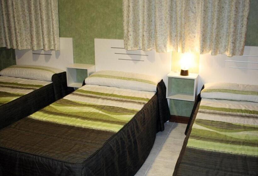 스탠다드 트리플 룸, Hostal La Corte