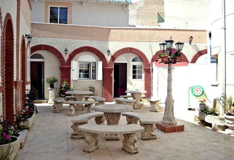 Номер Стандарт Трехместный, Hostal La Corte