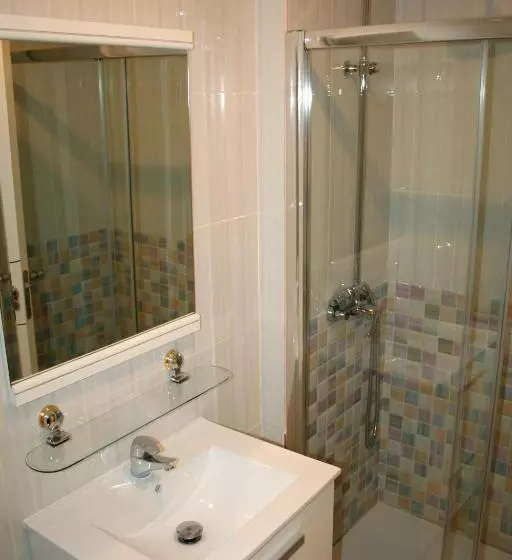スタンダードルーム, Hostal La Corte