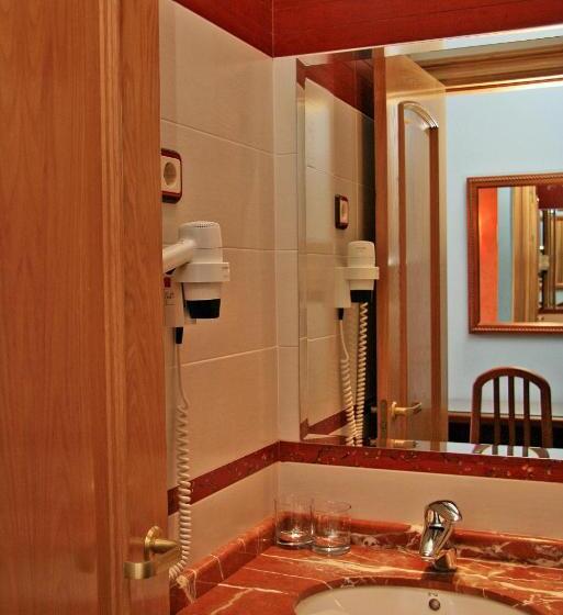 اتاق سوپریور, Hostal Victoria Ii