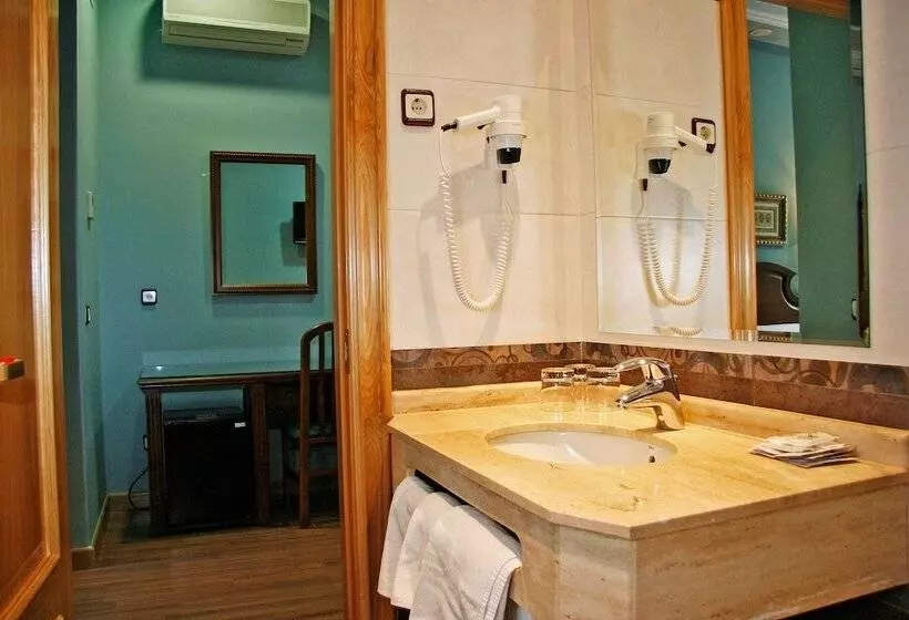 اتاق استاندارد یک نفره, Hostal Victoria Ii