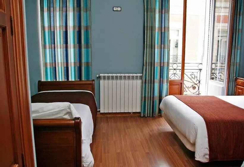 اتاق استاندارد سه نفره, Hostal Victoria Ii
