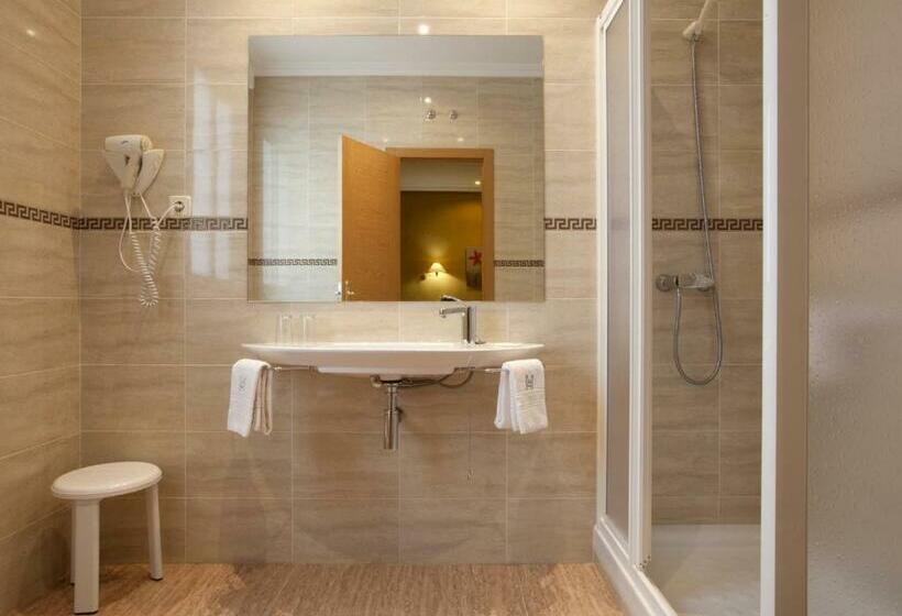 اتاق استاندارد سه نفره, Mediodia