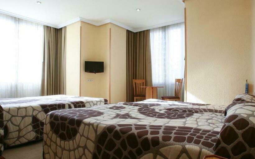 اتاق استاندارد سه نفره, Mediodia