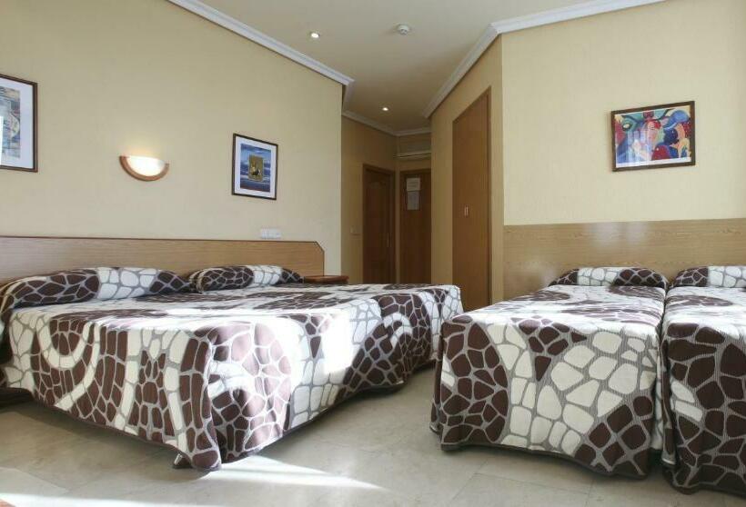 اتاق استاندارد چهار تخته, Mediodia