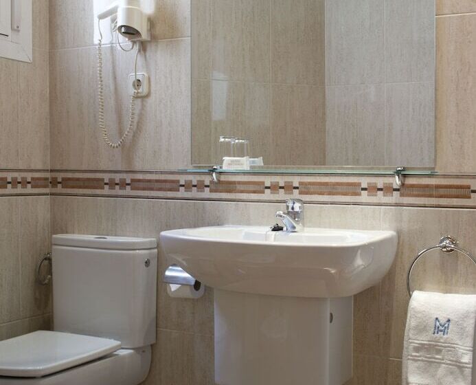 اتاق استاندارد سه نفره, Mediodia