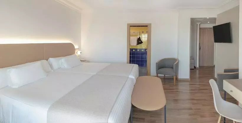 اتاق لوکس با چشمانداز دریا, Rh Victoria & Spa