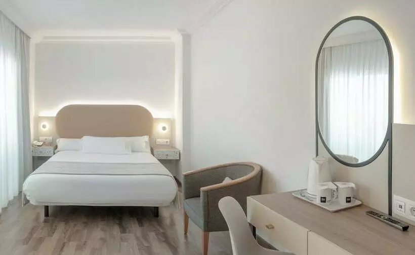 اتاق استاندارد یک تخته با چشمانداز شهر, Rh Victoria & Spa