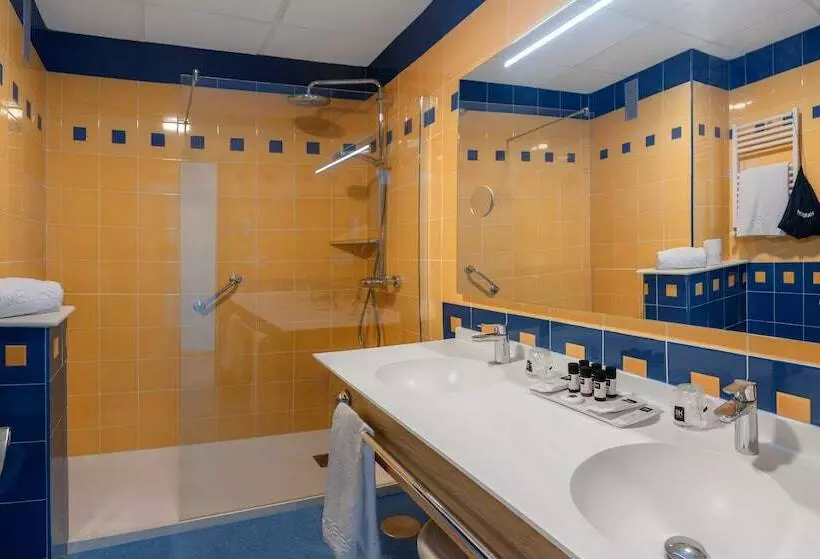 اتاق استاندارد یک تخته با چشمانداز شهر, Rh Victoria & Spa