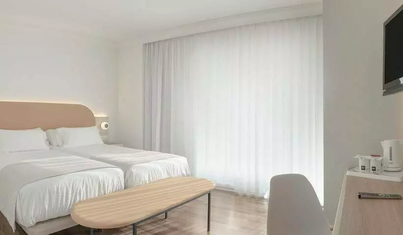 اتاق استاندارد با چشمانداز استخر, Rh Victoria & Spa
