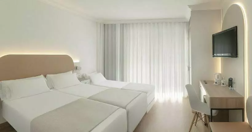 اتاق استاندارد با چشمانداز استخر, Rh Victoria & Spa