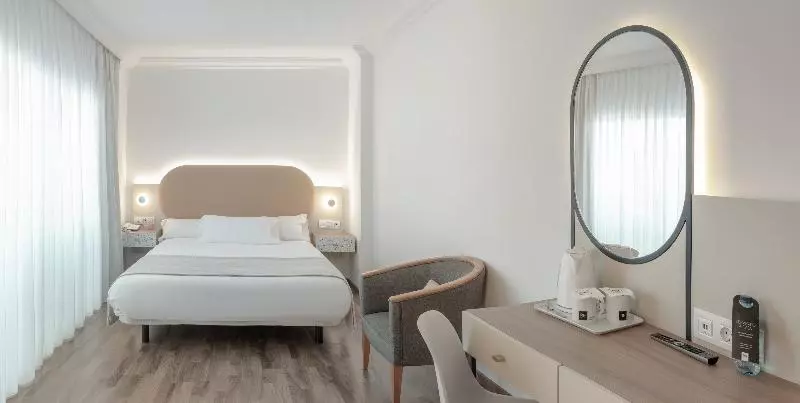 اتاق استاندارد یک نفره, Rh Victoria & Spa