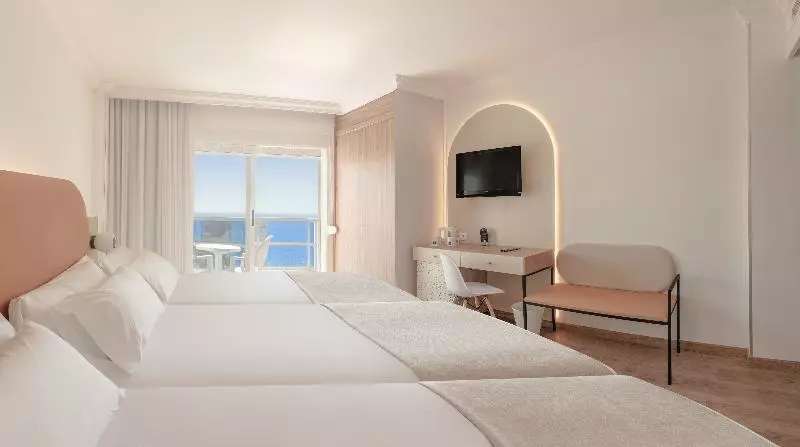 اتاق استاندارد با چشمانداز دریا, Rh Victoria & Spa