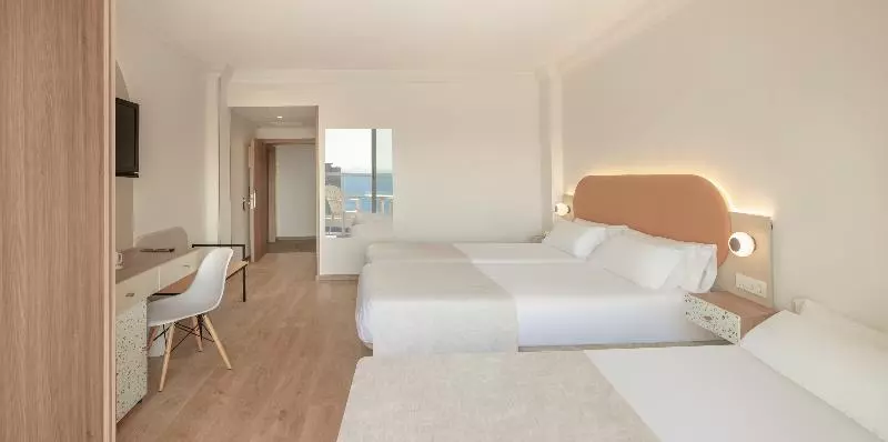 اتاق استاندارد با چشمانداز دریا, Rh Victoria & Spa