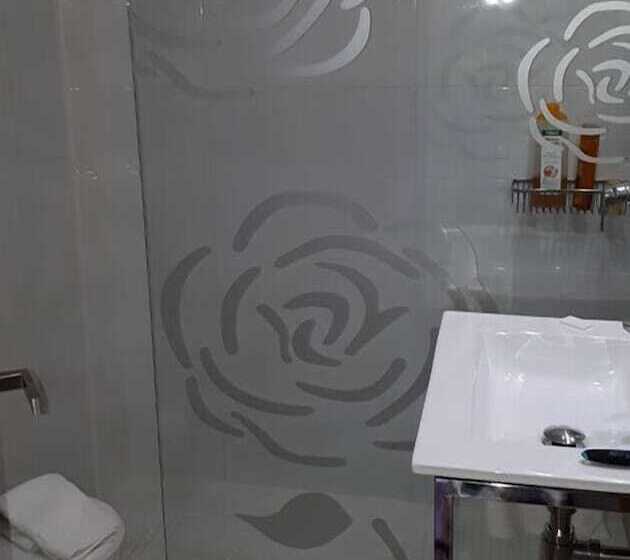 اتاق استاندارد, Rosabel