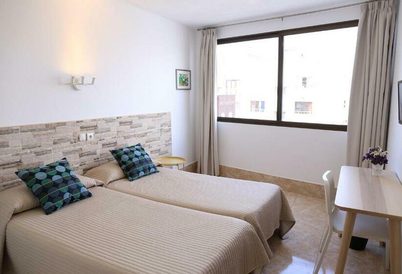 スタンダードルーム, Hostal Residencia Cardona