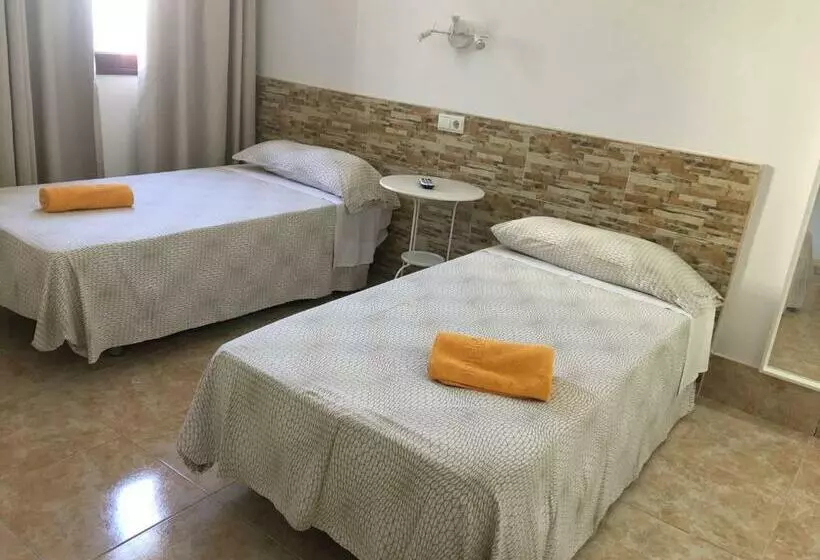 اتاق استاندارد, Hostal Residencia Cardona