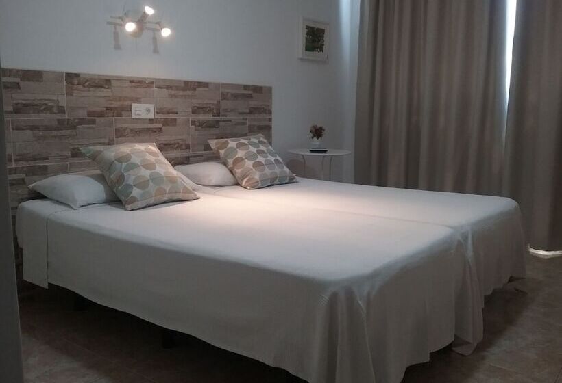 スタンダードルーム, Hostal Residencia Cardona