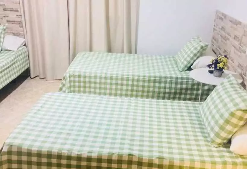 اتاق استاندارد سه نفره, Hostal Residencia Cardona
