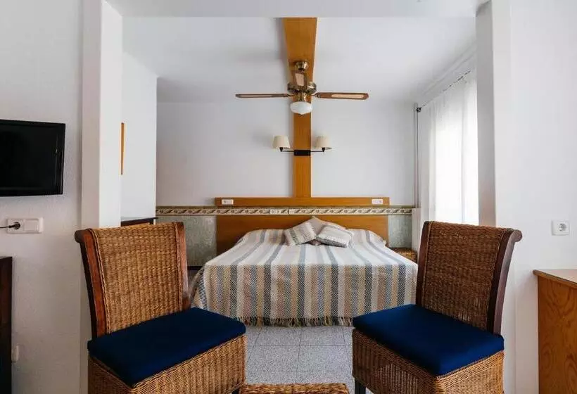 اتاق خانوادگی, Mallorca Boutique