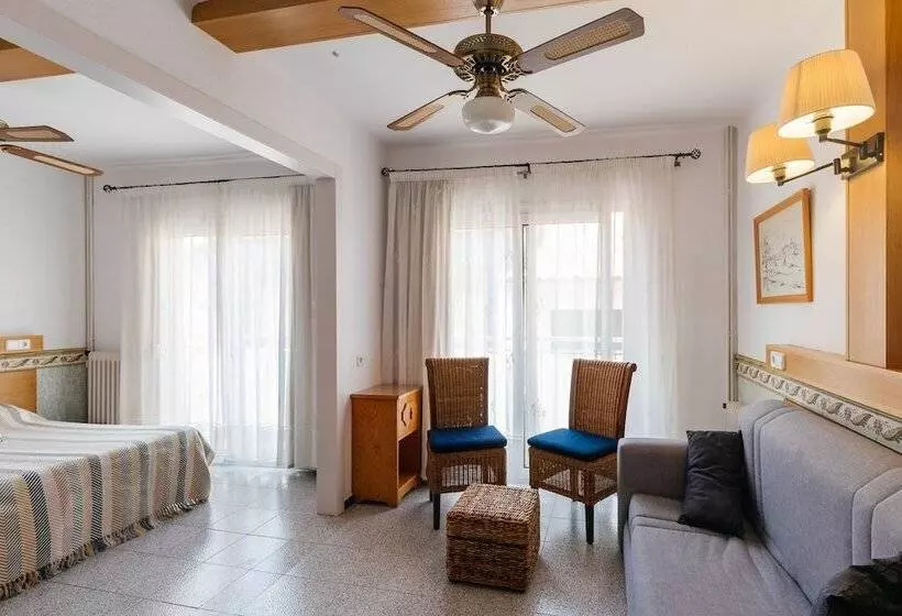اتاق خانوادگی, Mallorca Boutique