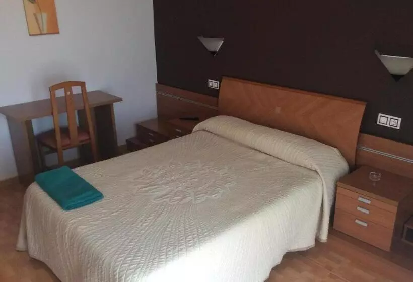 バルコニー付きスタンダードルーム, Hostal Juli