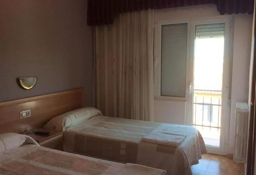 バルコニー付きスタンダードルーム, Hostal Juli
