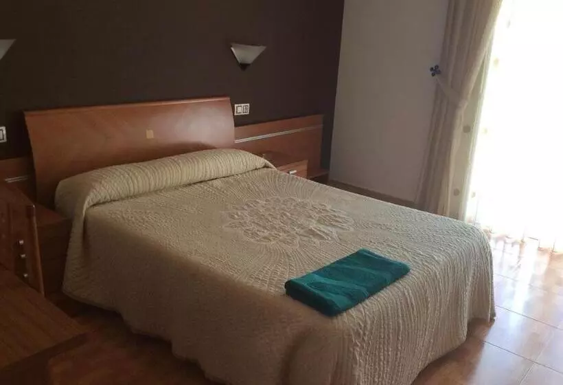 バルコニー付きスタンダードルーム, Hostal Juli