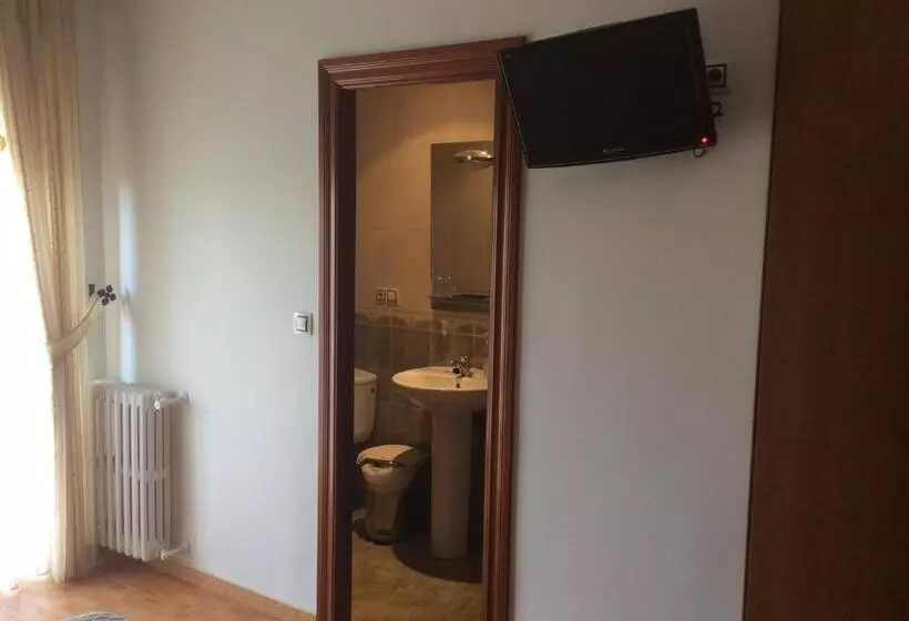バルコニー付きスタンダードルーム, Hostal Juli