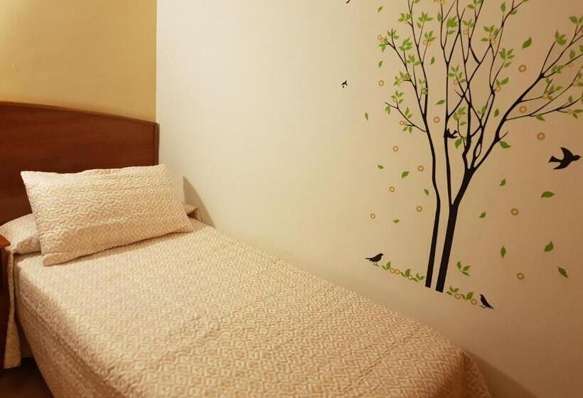 スタンダードシングルルーム, Hostal Mary  Only Adults 21 And Up