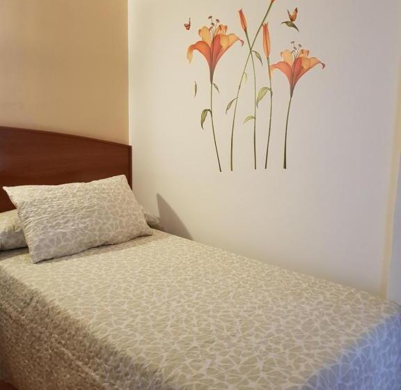 スタンダードシングルルーム, Hostal Mary  Only Adults 21 And Up