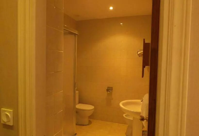 اتاق استاندارد یک نفره, Hostal Orejas