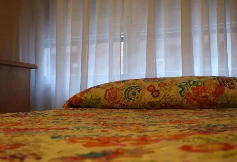 اتاق استاندارد با سرویس بهداشتی مشترک, Hostal Orejas