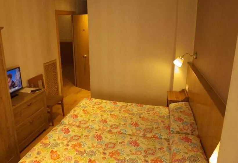 اتاق استاندارد با سرویس بهداشتی مشترک, Hostal Orejas