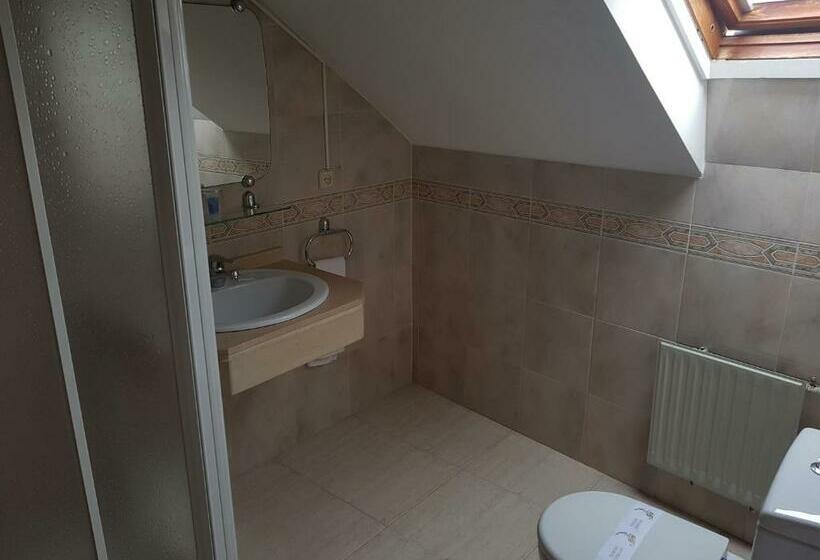 Номер Стандарт Трехместный, Hostal Santa Maria