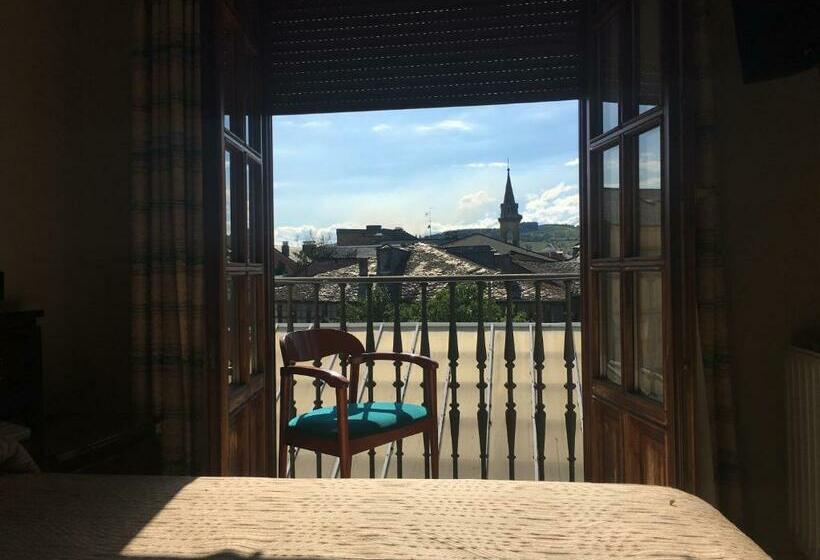 Номер Стандарт Индивидуальный с Балконом, Hostal Santa Maria