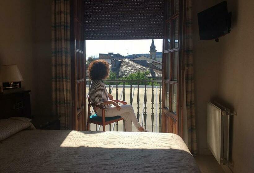 Номер Стандарт Индивидуальный с Балконом, Hostal Santa Maria