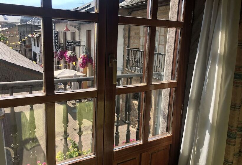 Номер Стандарт Трехместный, Hostal Santa Maria