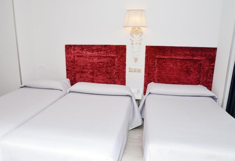 غرفة قياسية, Artheus Carmelitas Salamanca