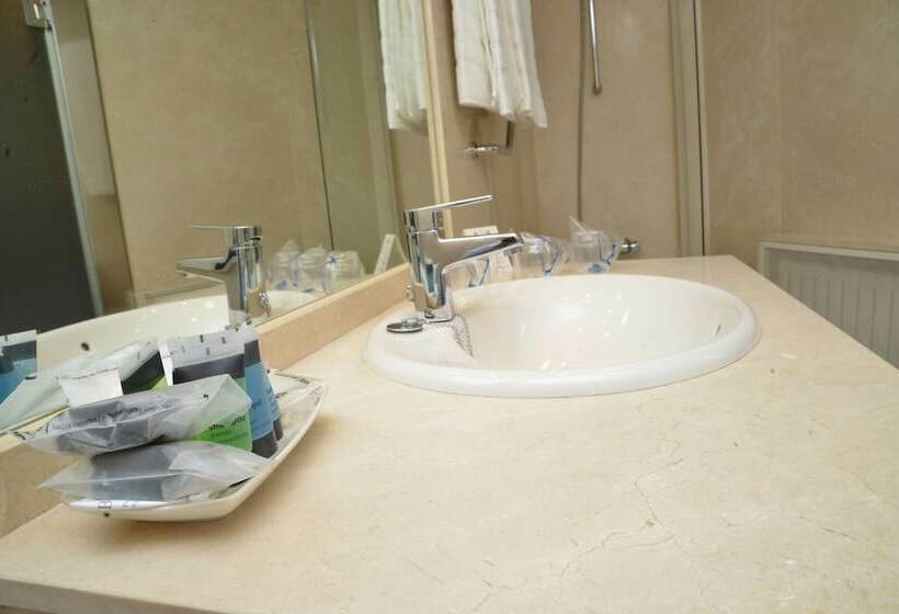 غرفة قياسية, Artheus Carmelitas Salamanca