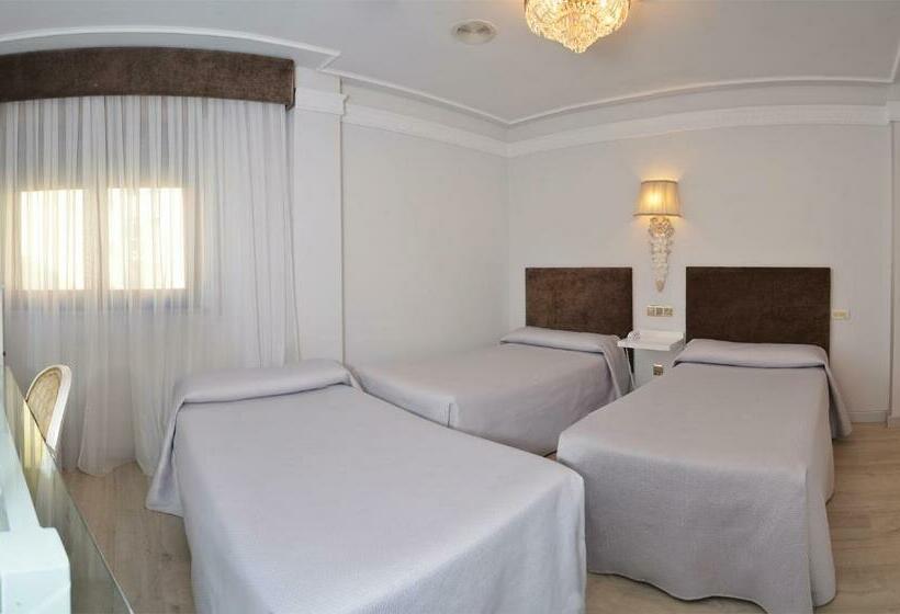 غرفة قياسية ثلاثية, Artheus Carmelitas Salamanca