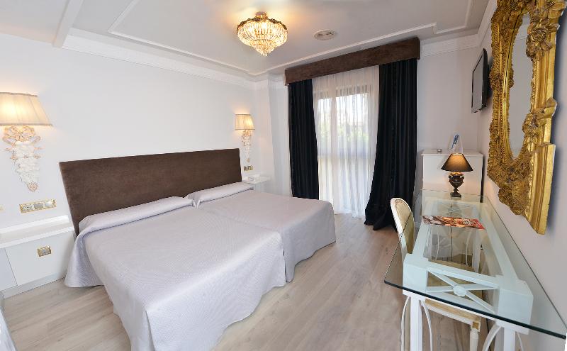 غرفة قياسية, Artheus Carmelitas Salamanca