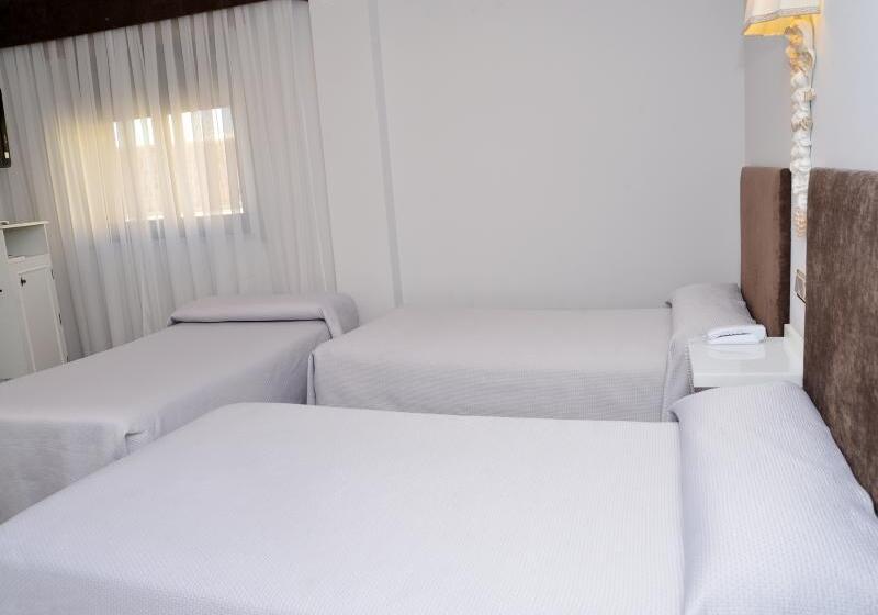 غرفة قياسية ثلاثية, Artheus Carmelitas Salamanca