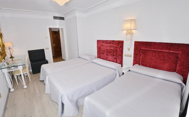 غرفة قياسية ثلاثية, Artheus Carmelitas Salamanca