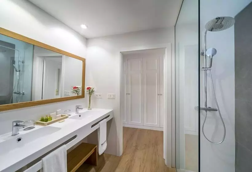 اتاق اساندارد با چشم‌انداز جانبی به دریا, Barcelo Corralejo Bay  Adults Only